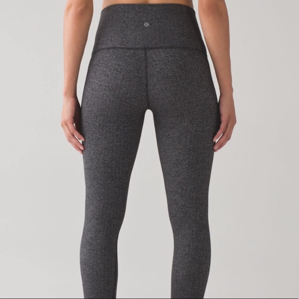 Winder Under Lululemon Leggings